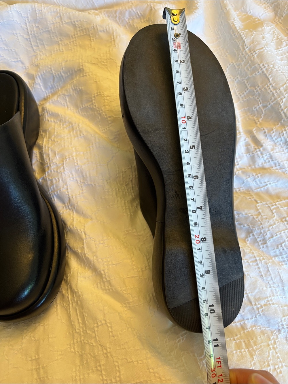 Everlane The Puffa Flatform Leather Clogs
Black Size 10.5 - Picture 12 of 13
